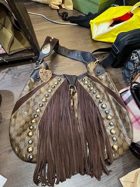 Túi Gucci tua rua KG+