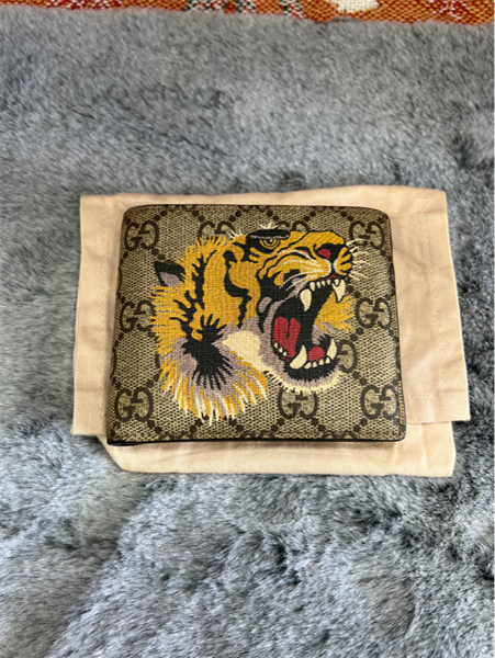 Ví GG gập 2 hoa nâu vẽ hổ+