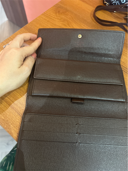 VÍ LV gập3 ô vuông nâu+