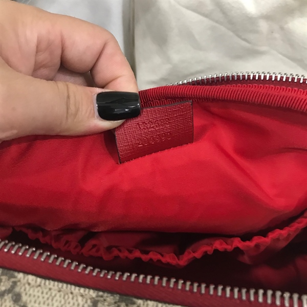 Túi Đeo Chéo GG Vuông COn Ong+