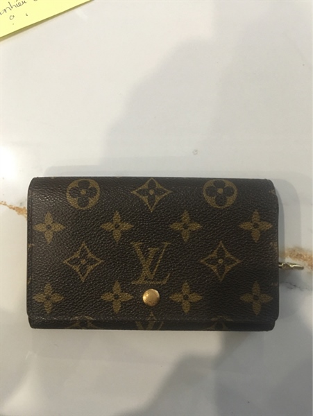 Ví LV Min My ký gửi