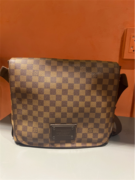 Túi LV đeo chéo nâu+