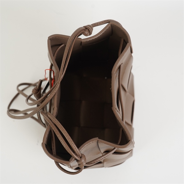 Túi Bottega đan chéo màu nâu KG+