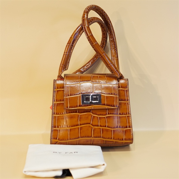 Túi xách By Far da nâu KG+