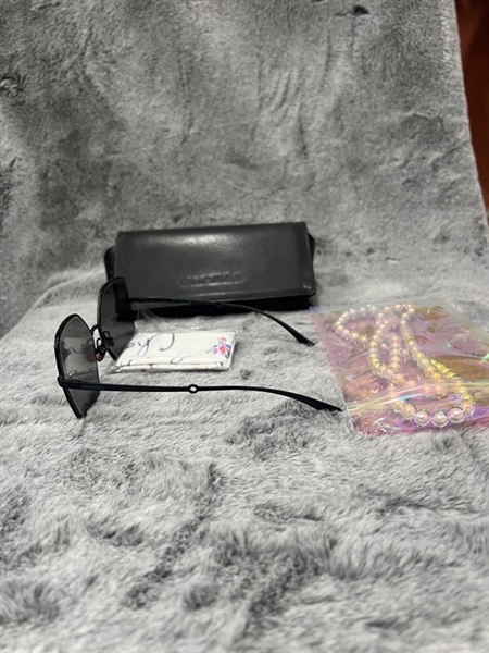 Kính chanel đen+dây hạt trai +