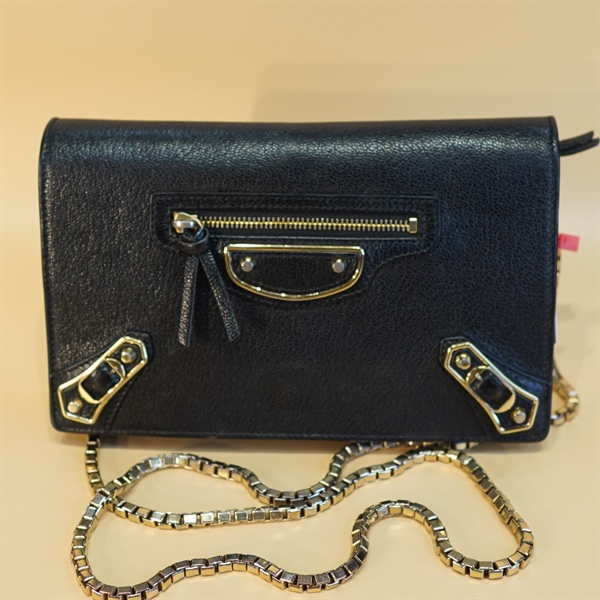 Túi Clutch Balenciaga đen khóa vàng +