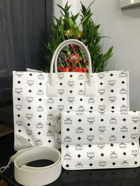 Túi MCM onthego Trắng Kèm Pound+