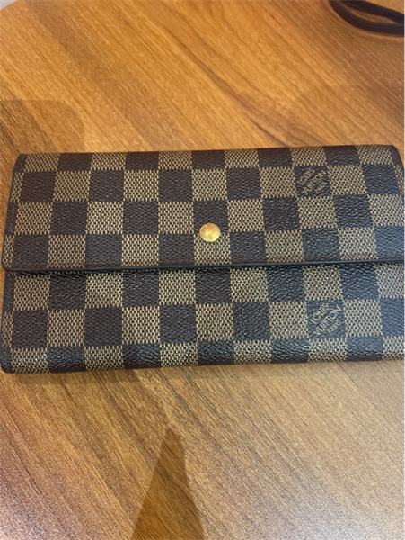 VÍ LV gập3 ô vuông nâu+