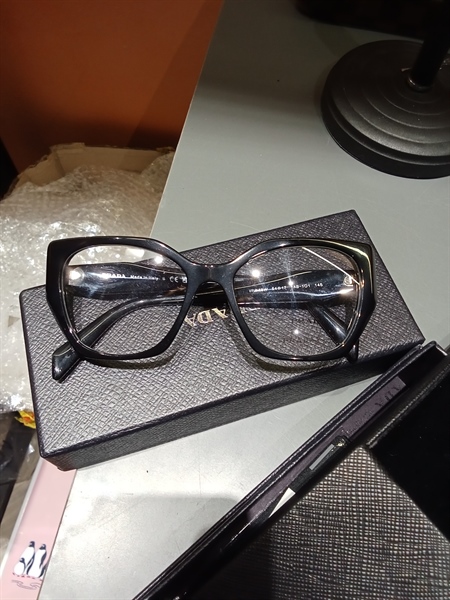 Kính Prada VPR18W 1AB1O1 KG+