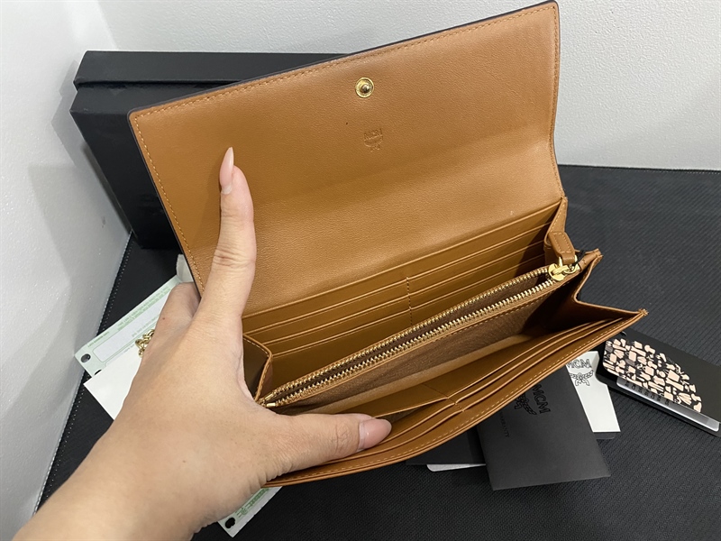 Ví MCM gập 3 dáng dài nâu +