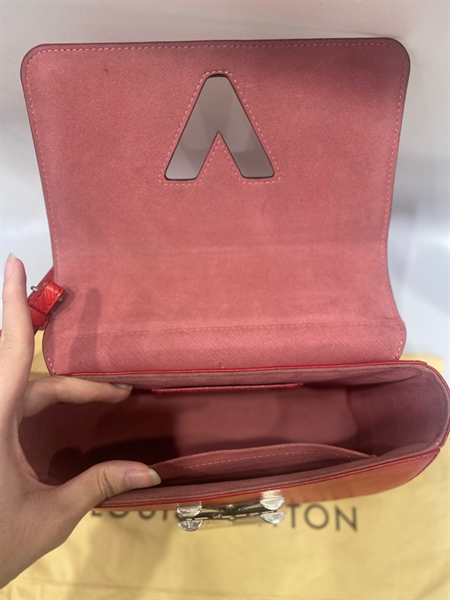 Túi LV đỏ chữ trắng +