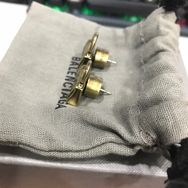 Bông tai Balenciaga hình túi +