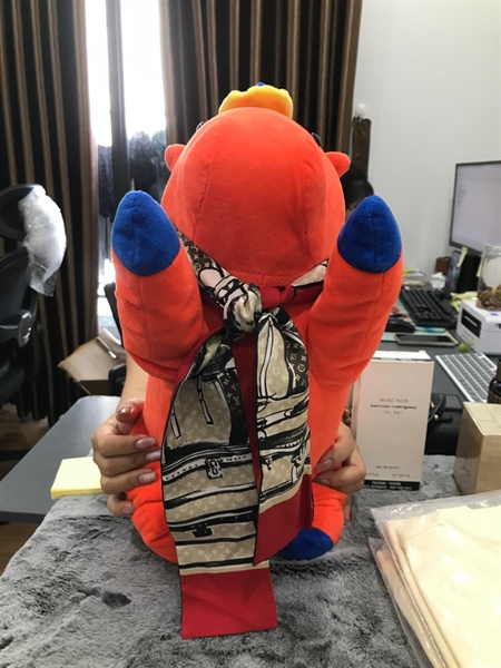 Khăn LV Đỏ Phối Nude+