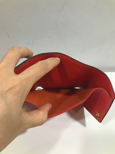 Ví LV hoa nâu nút đỏ