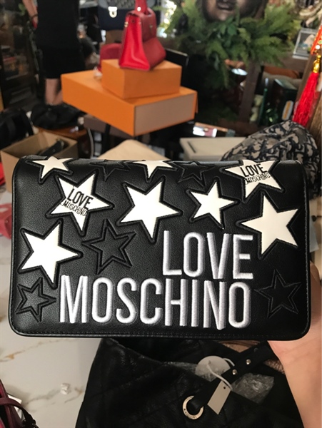 Túi love moschino
