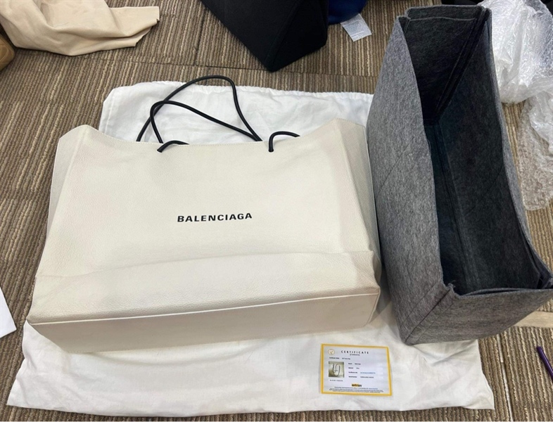 Túi Tote Balen ciaga Trắng KG+