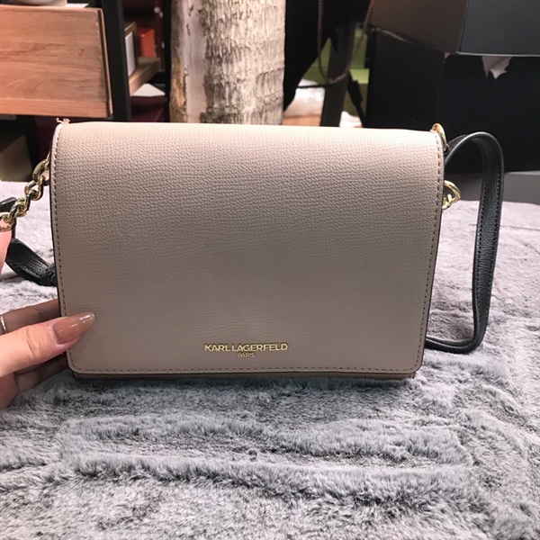 Túi xách Karl Lagerfeld màu kem sữa KG+