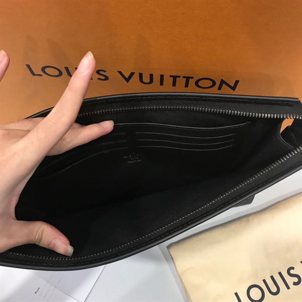 Túi LV clutch đen KG+