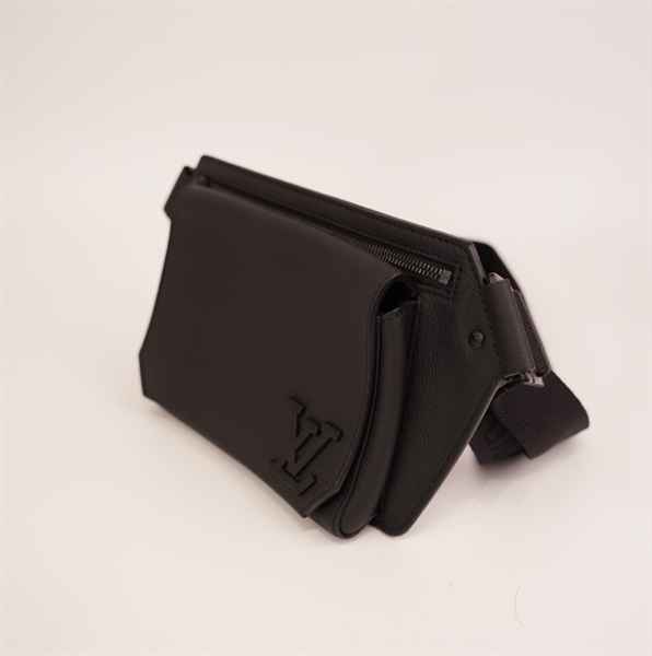 Túi LV đeo chéo màu đen KG+