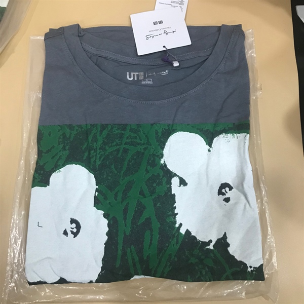 Áo Thun uniqlo Xám Hoa Trắng Size L KG+