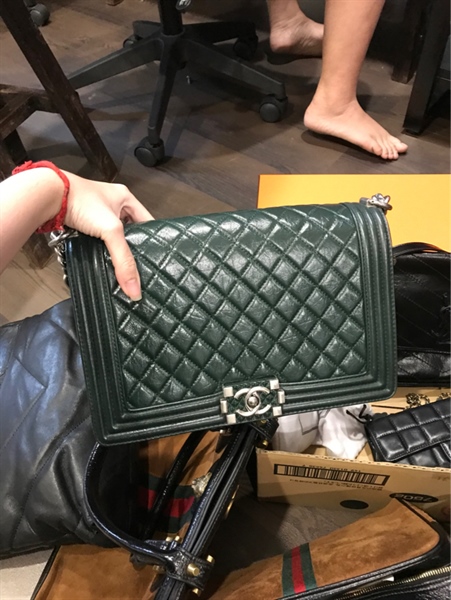 Túi Chanel Boy xanh rêu