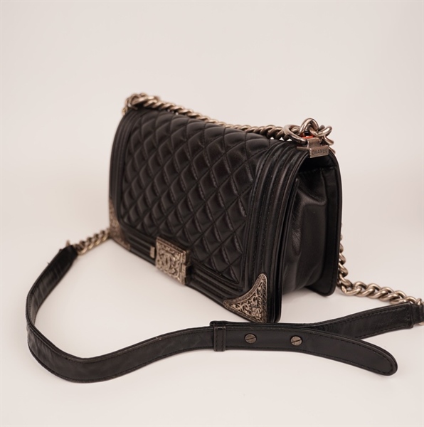 Túi Chanel Boy đen logo họa tiết ++