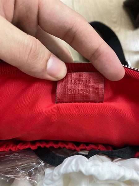 Túi Đeo Chéo GG Vuông COn Ong+