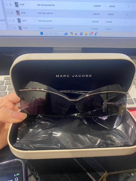 Kính Marc Jacobs KG+