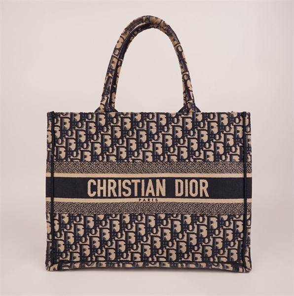 Túi Dior tote màu xám trắng KG+