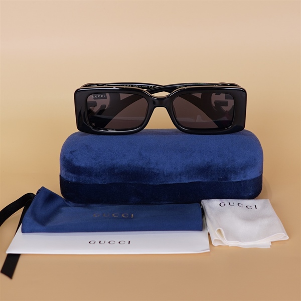 Kính đen chữ nhật GG KG+