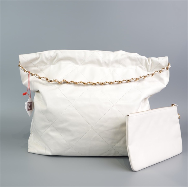 Túi Chanel trắng da mềm kèm pound KG+