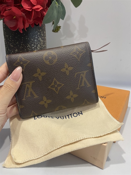 Ví Lv nút vàng kim loại +