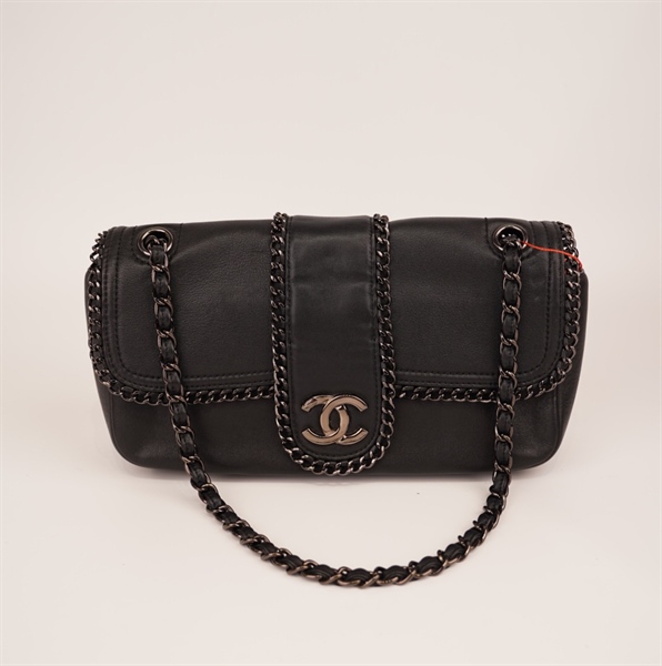 Túi Chanel đen viền xích đen ++