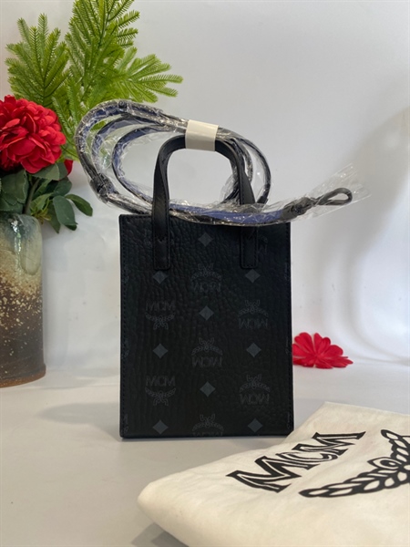 Túi đeo MCM đen KG+