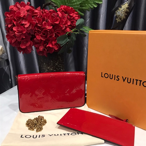 Túi LV đỏ bóng kèm pound +