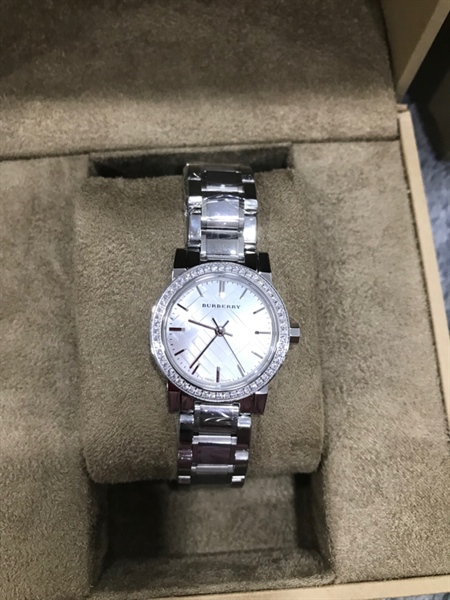 Đồng hồ BBR trắng 20inch KG+