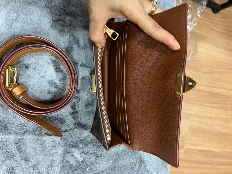 Túi LV beltbag s book+