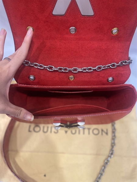 Túi LV đỏ hoa chữ trắng +