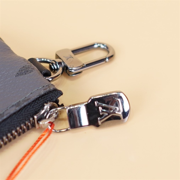 Charm LV đen xám +