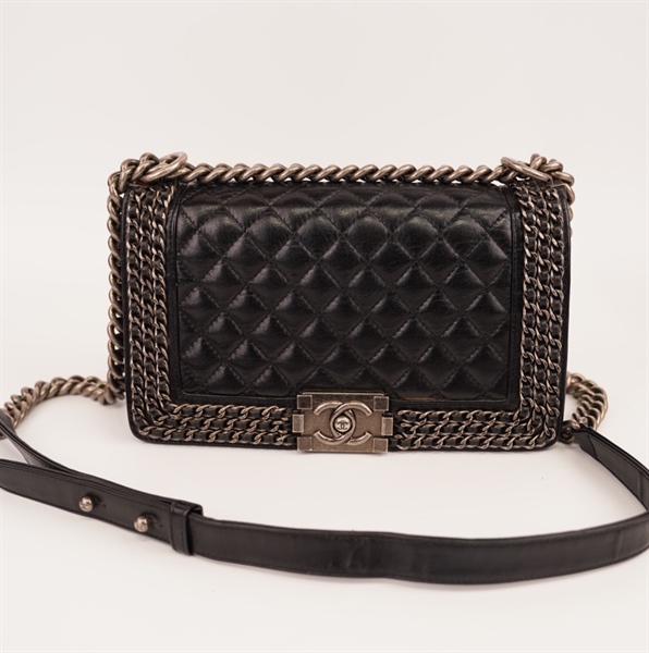 Túi Chanel Boy viền xích ++