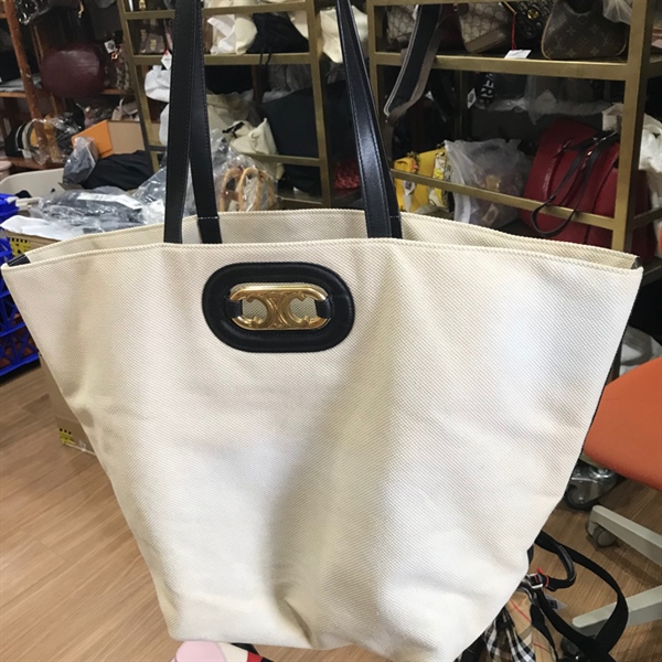 Túi Tote Celine màu kem kèm pound đen +