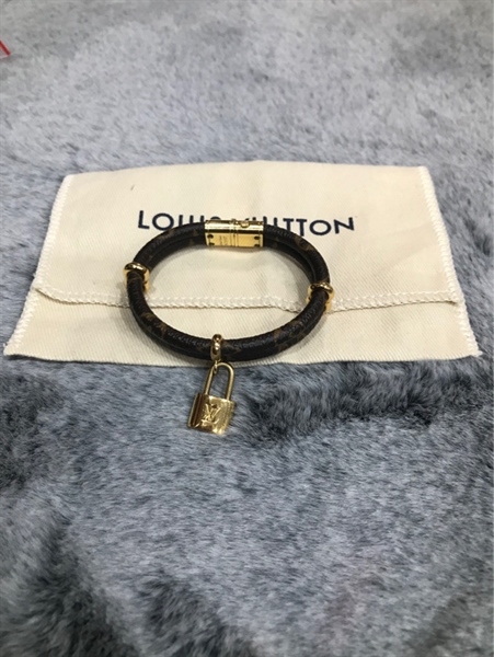 Vòng tay LV ổ khóa +