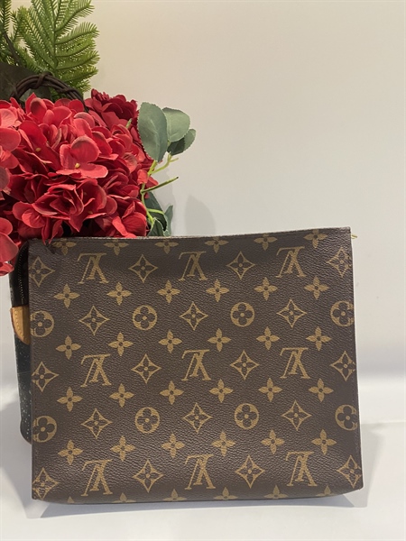 Túi LV clutch