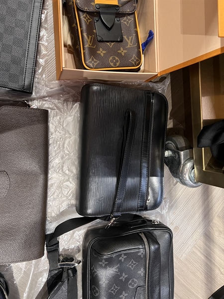 Túi LV vân đen KG+