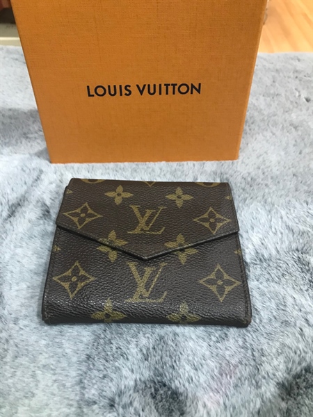 Ví LV 2 mặt nút nâu +