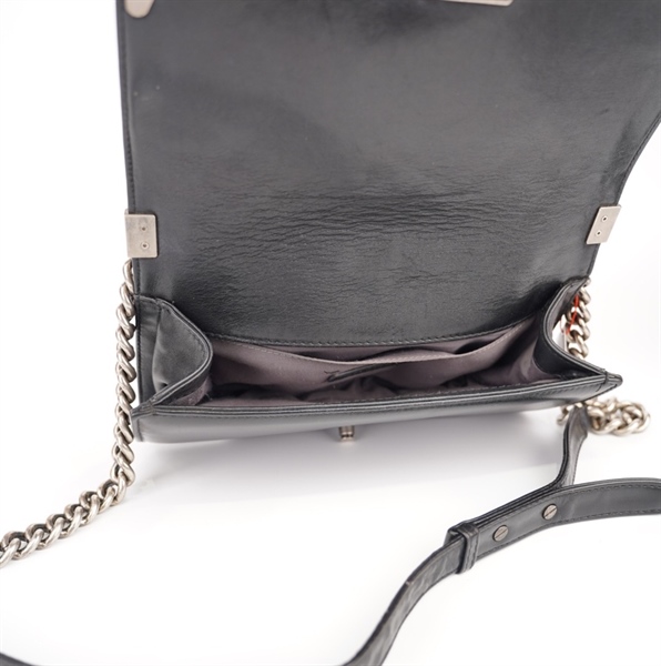 Túi Chanel Boy đen logo họa tiết ++