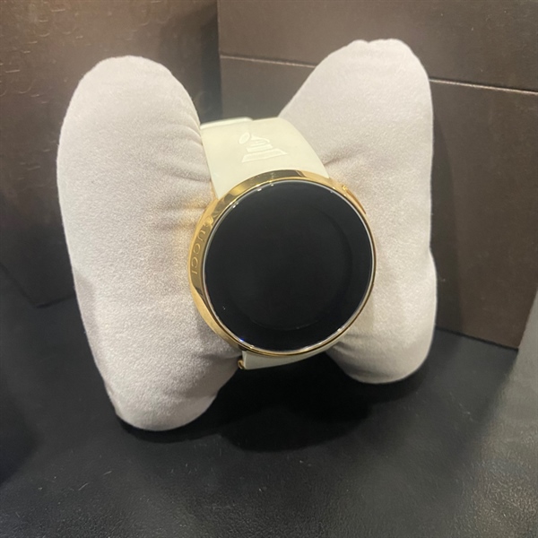 Đồng hồ điện tử Gucci KG+