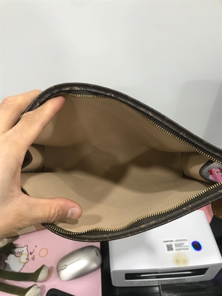 Túi LV clutch hoa nâu KG+