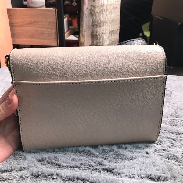 Túi xách Karl Lagerfeld màu kem sữa KG+