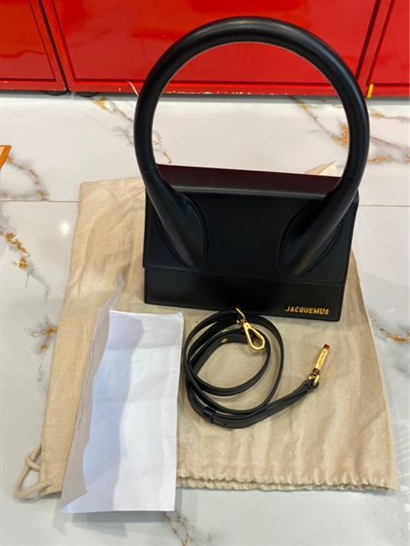 Túi đen JACQUEMUS